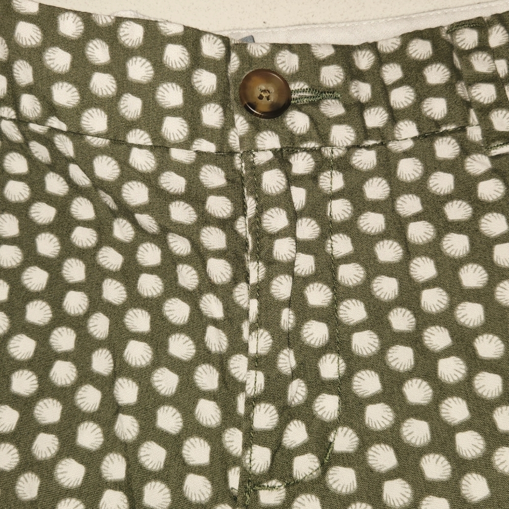 Old Navy Olive Green Printed Cotton Shorts Women’s Size 10 Side Zip Summer - Picture 7 of 10